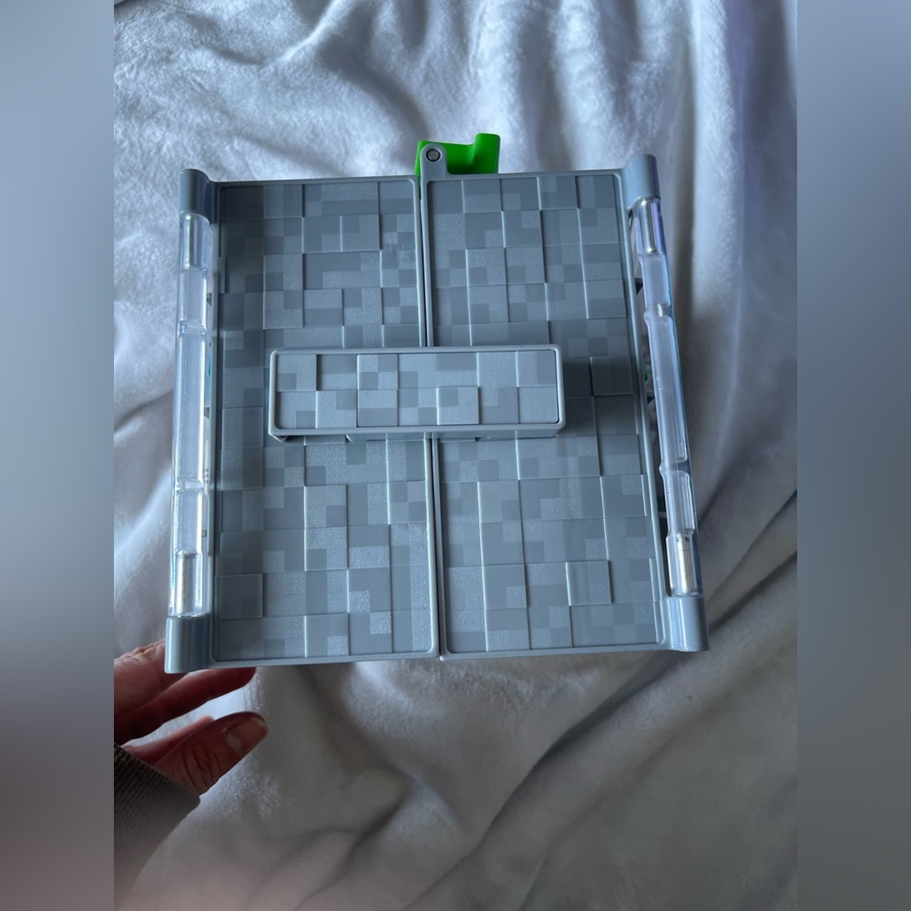Minecraft Collectors Storage Box - Picture 9 of 12